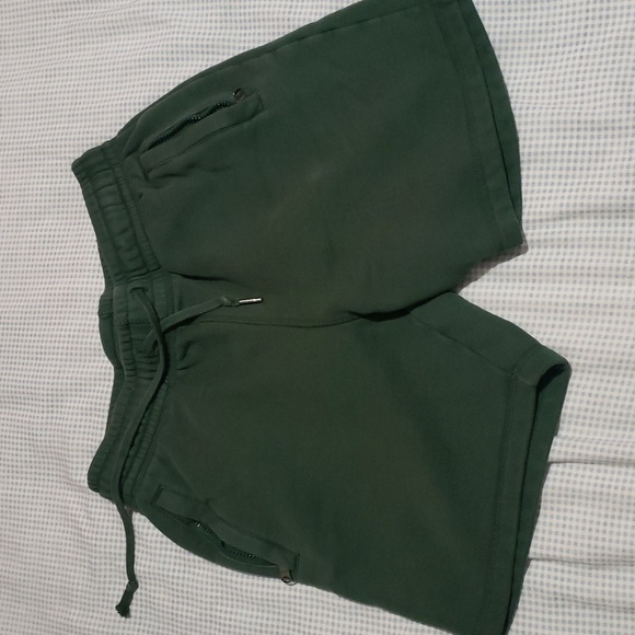 Men Shorts And Sweat Pants Bundle - Picture 2 of 12
